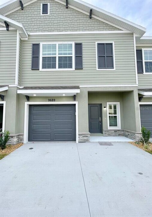 9689 Sweetwell Pl in Riverview, FL - Building Photo