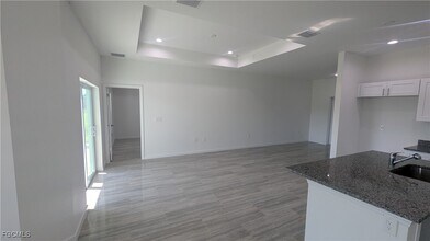 1027 Eisenhower Blvd in Lehigh Acres, FL - Building Photo - Building Photo