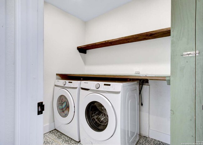 property at 415 S Olive St