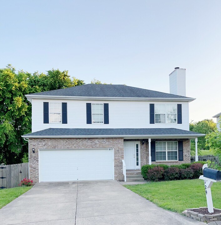 129 Baker Springs Ln in Spring Hill, TN - Building Photo