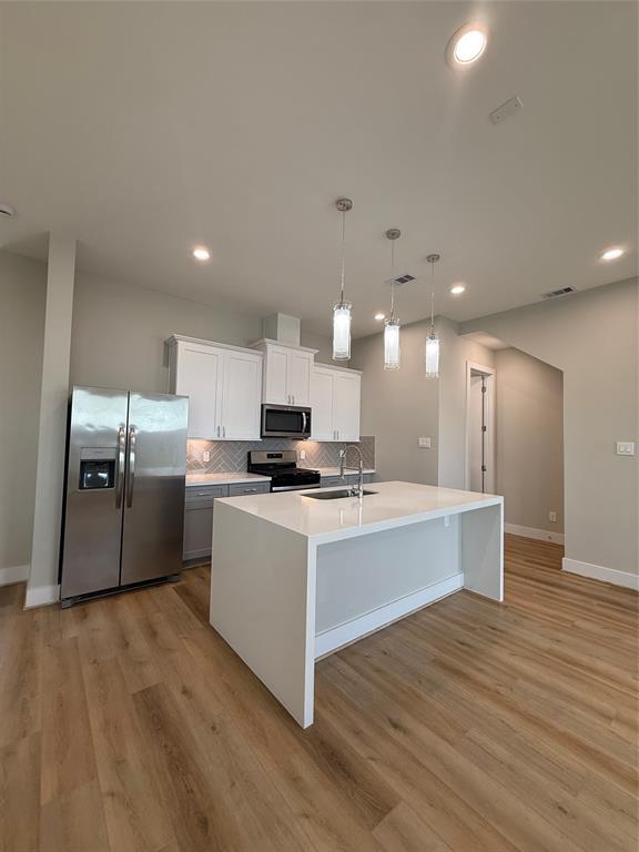 8110 Esther Acres Ln in Houston, TX - Building Photo - Building Photo