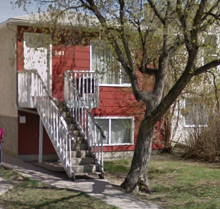 543 Wascana St in Regina, SK - Building Photo