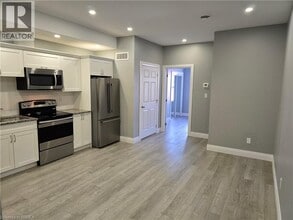140 Murray St in Brantford, ON - Building Photo - Building Photo