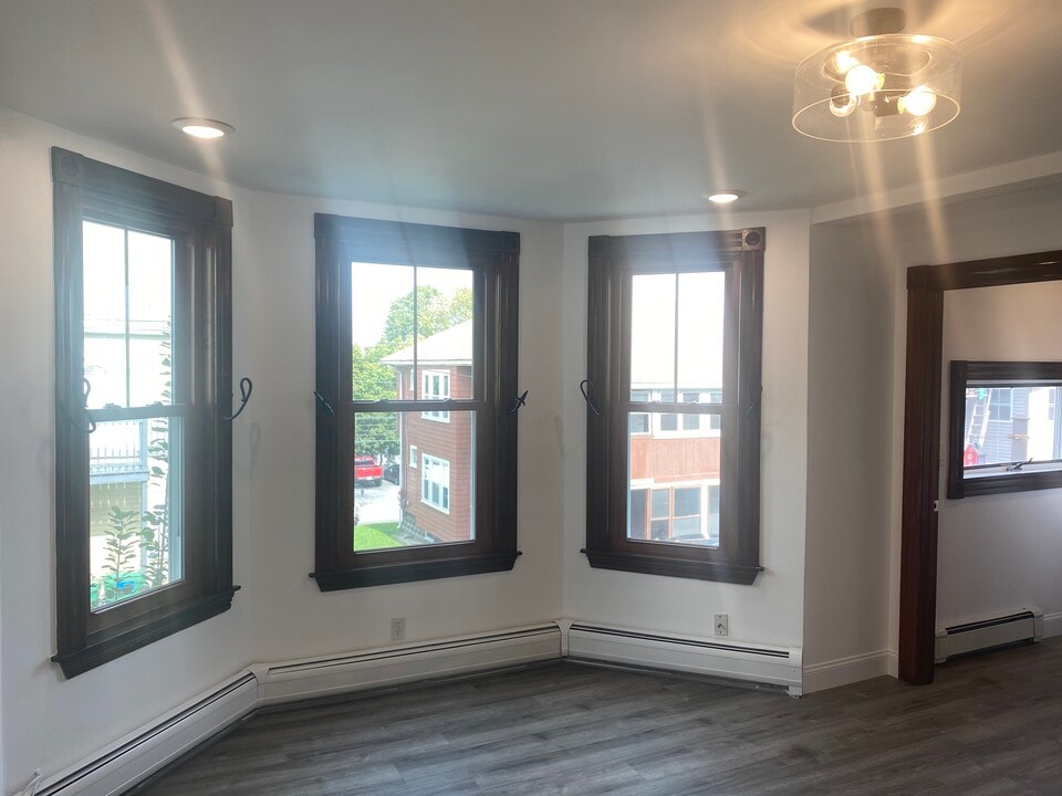 10 Fairmount St, Unit 1 in Medford, MA - Building Photo