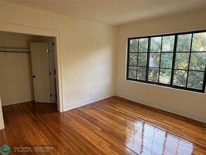 2000 Jefferson St-Unit -17 in Hollywood, FL - Building Photo - Building Photo
