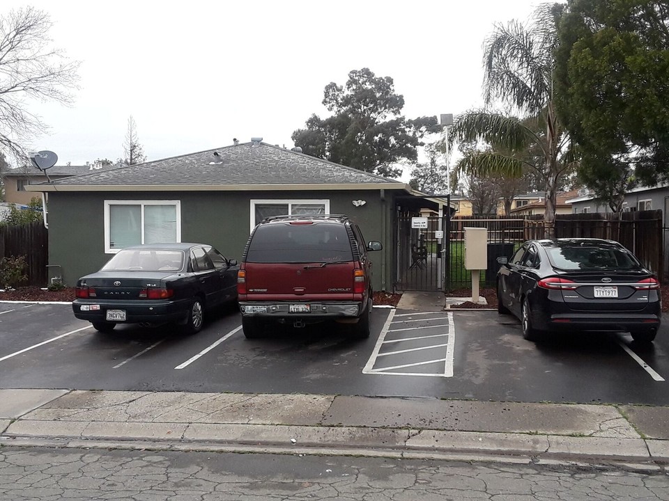 Bowles Two - Fourplexes in Sacramento, CA - Building Photo