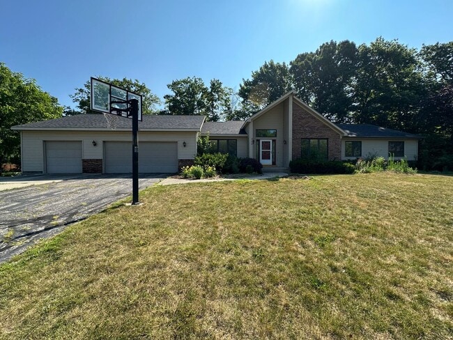 property at 486 Ashton Ct SE