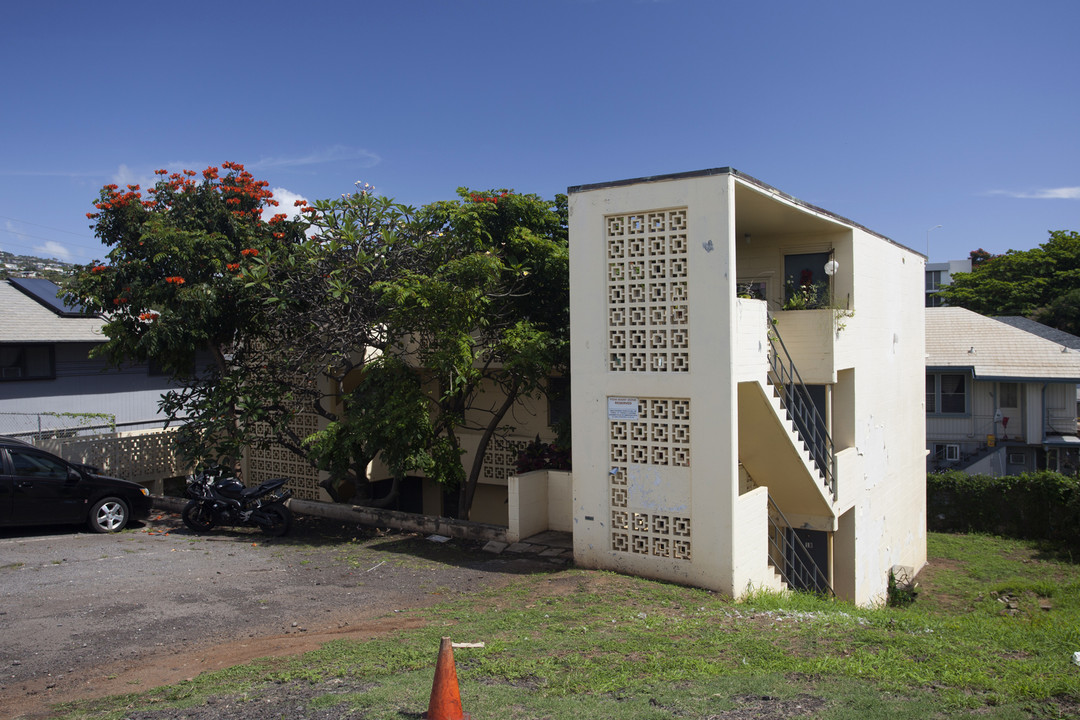 6-Unit Multifamily or Redevelopment Lot in Honolulu, HI - Building Photo