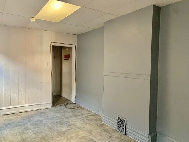 2841 W Oxford St, Unit 1 photo'