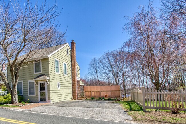 288 Wheeler Rd in Monroe, CT - Foto de edificio - Building Photo