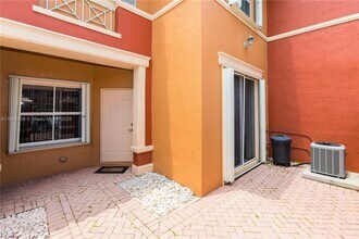6202 NW 116th Ave in Doral, FL - Building Photo - Building Photo