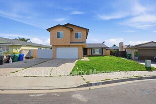 3727 Byrd St in San Diego, CA - Building Photo