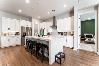 9013 Pinyon Bluff St in Las Vegas, NV - Building Photo - Building Photo