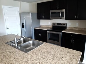 18300 Lewis Smith Dr in Foley, AL - Building Photo - Building Photo
