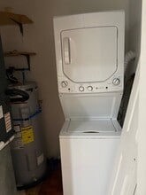 166 Old Brookfield Rd, Unit ranch style in Danbury, CT - Foto de edificio - Building Photo