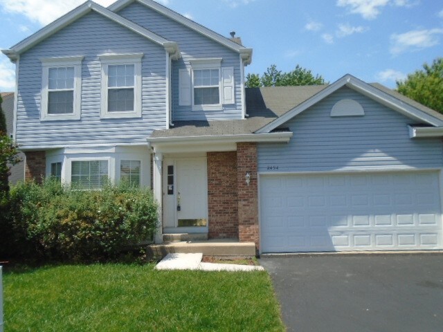 2454 N Old Pond Ln in Round Lake Beach, IL - Building Photo