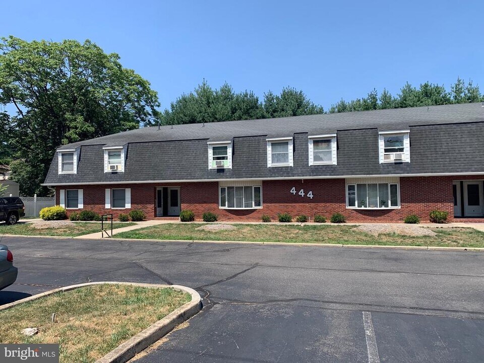 444 E Holly Ave in Pitman, NJ - Building Photo