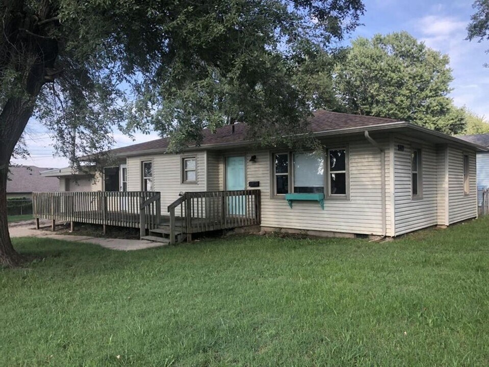 1603 E Nora St in Springfield, MO - Building Photo