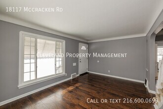 18117 McCracken Rd in Maple Heights, OH - Building Photo - Building Photo
