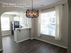 5054 Amber Clay Ln in Raleigh, NC - Building Photo - Building Photo
