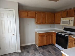 7680 Mountain Creek Way in Douglasville, GA - Building Photo - Building Photo