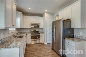 718 W Coker Way in Spring Hill, TN - Building Photo - Building Photo