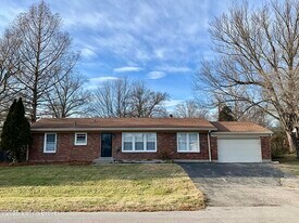 7913 Greenway Dr in Louisville, KY - Building Photo