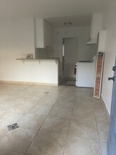 7512 Vineland Ave, Unit 19 in Los Angeles, CA - Building Photo - Building Photo