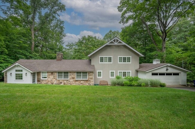 property at 7 Westview Ln