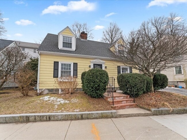 40 Lake Shore Rd in Boston, MA - Building Photo - Building Photo