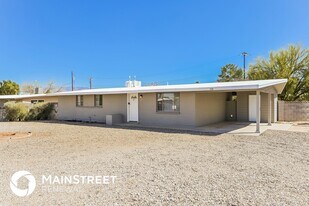 1733 S Avenida Regulo in Tucson, AZ - Building Photo