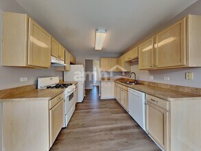 318 Whitmore Trl in McHenry, IL - Building Photo - Building Photo