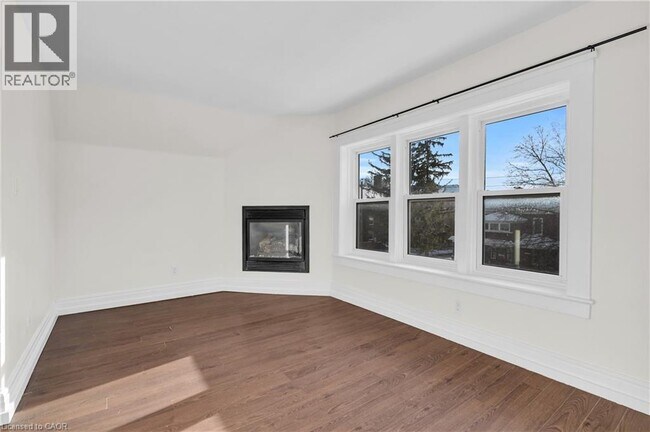 98 Church St in Kitchener, ON - Building Photo - Building Photo