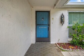 7403 Populus Dr in Port Richey, FL - Building Photo - Building Photo