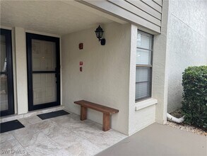 5665 Trailwinds Dr in Ft. Myers, FL - Building Photo - Building Photo