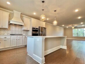 1020 Aster Rd in Roswell, GA - Building Photo - Building Photo