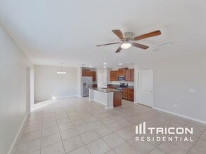 10005 RoseMary Leaf Ln in Riverview, FL - Building Photo - Building Photo