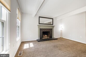 9010 Lake Braddock Dr in Burke, VA - Building Photo - Building Photo