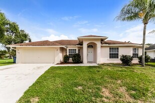 116 Brook Woode Ave in Royal Palm Beach, FL - Building Photo