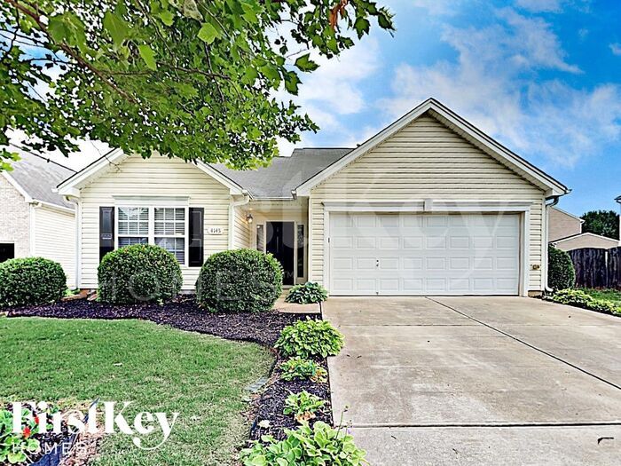 4145 Crestwood Cir in Winston-Salem, NC - Building Photo
