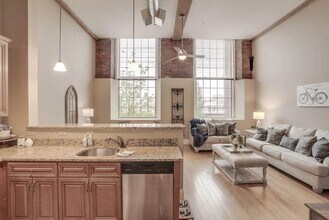 195 McGregor St in Manchester, NH - Building Photo - Building Photo