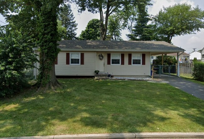 35 Fordham Rd | Rentals in Parlin, NJ