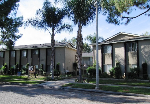 25 New York St, Unit 14 in Redlands, CA - Building Photo