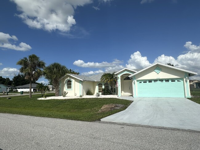 444 Viceroy Terrace in Port Charlotte, FL - Building Photo - Building Photo