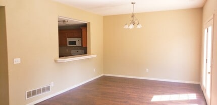 2110 Brooke Bend in Junction City, KS - Building Photo - Building Photo