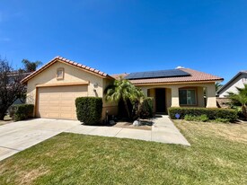 1559 Park Meadows Dr in San Jacinto, CA - Building Photo