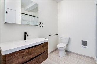 202 Hooker Ave in Poughkeepsie, NY - Building Photo - Building Photo