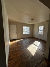 222 Nadine St in Sauget, IL - Building Photo - Building Photo