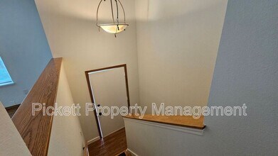 1155 Silverleaf Ct E in Port Orchard, WA - Building Photo - Building Photo