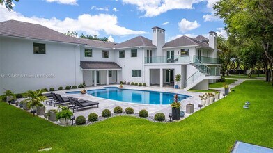 13600 SW 67th Ave in Palmetto Bay, FL - Building Photo - Building Photo